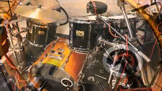 Video thumbnail for Pearl Bassdrums - BLX 22x16 vs. MLX 20x14 by OSDrum