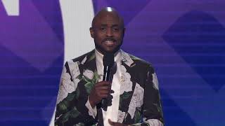 Wayne Brady Introduces Lil Baby | AMAs 2022