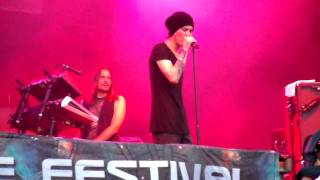 HIM live at Sonisphere 2010 - Disarm Me (With Your Loneliness).MP4