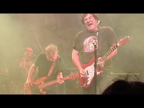 Ween - "My Own Bare Hands" Live at The Met, Philadelphia, PA 12/11/21