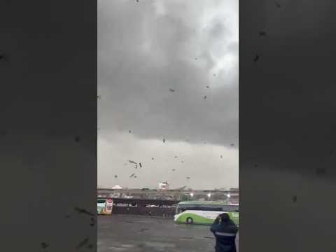 Investigan posible tornado en Santiago de Chile #shorts