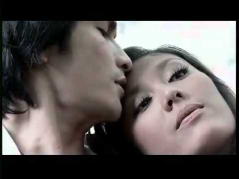 download lagu mp3 mp4 Caramel Tinggal Kenangan, download lagu Caramel Tinggal Kenangan gratis, unduh video klip Caramel Tinggal Kenangan