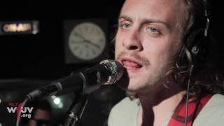 Diamond Rugs - "Out On My Own" (Live at WFUV)