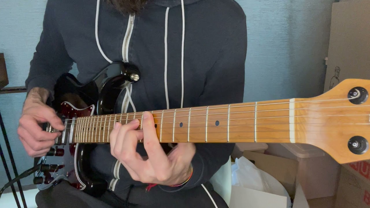 Roberto Barlocci playing What's Up by 4 Non Blondes on solo fingerstyle guitar