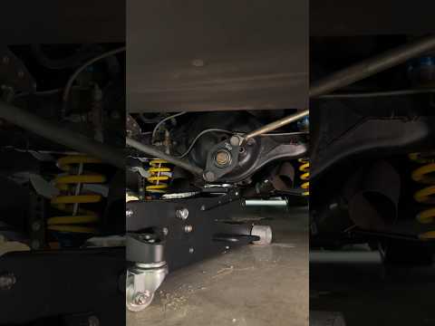 The Difference between a Panhard Bar and a Watts Link #automobile #suspension