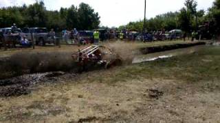preview picture of video 'Rail buggy mud bog'