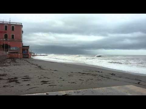 Borgio Verezzi mare mosso 05/03/2016