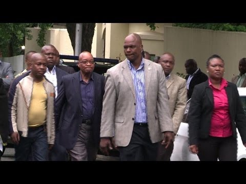 South Africa president Zuma visits Mandela's family