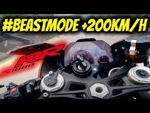 SuperBikes On The Way - Yamaha R1 M Vs BMW S1000RR - Villetodromo