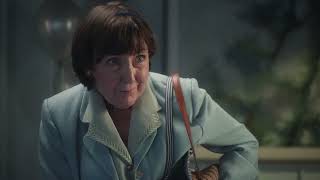 Ocean Spray Woman changes flavor of drink at party