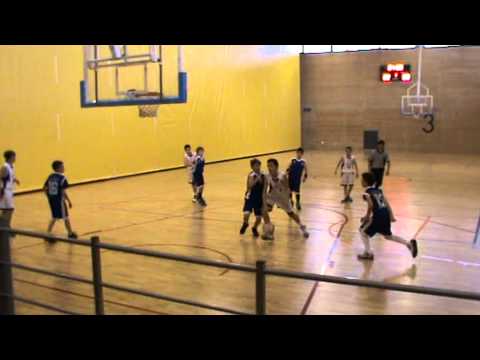 Gran jugada Jofre i Soler al partit Mini Vermell Manresa - UE Claret. Març 2012