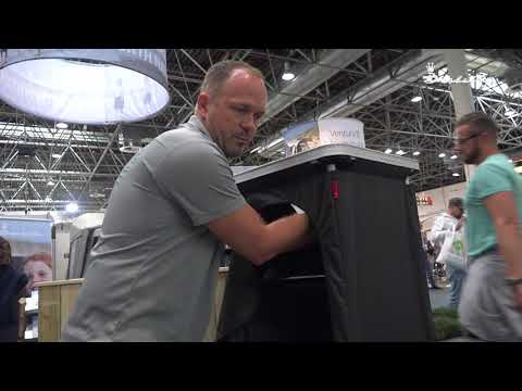 Isabella Fortelte - Foldebar garderobeskab (Dansk)