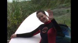 preview picture of video 'Surf Dames Raglan Surfing School'