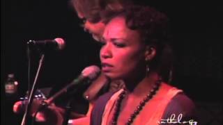 Lisa Simone chante "The Autumn Leaves" live at Anthology San Diego