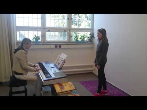 Slza z tváře padá