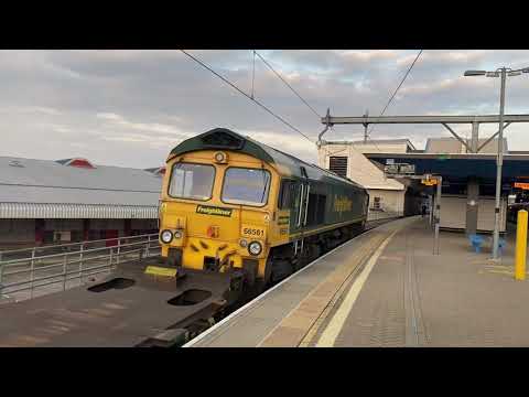 421Z Avonmouth West Warf - London Gateway Freightliner passing Reading