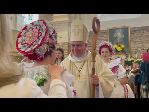 Biskup Pavel Konzbul uděloval v Bořeticích svátost biřmování