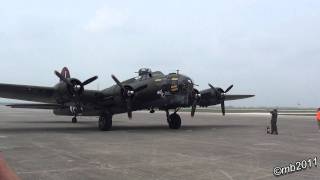 preview picture of video 'B-17 Texas Raiders Start-up and Taxi HD'