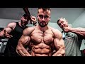 Krasser Powerlifter wird zum Bodybuilding Profi?!