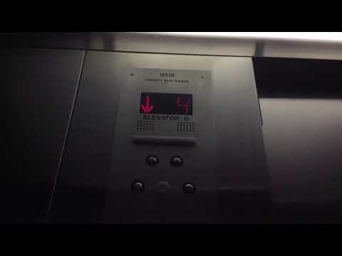 Dover MRQ 25 (mod. Otis) elevator at Hyde Park Village (D Garage) - Tampa, FL