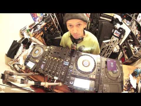 BEGINNER DRUM AND BASS DJ MIXING LESSON USING WE ARE 21 FROM HOSPITAL RECORDS