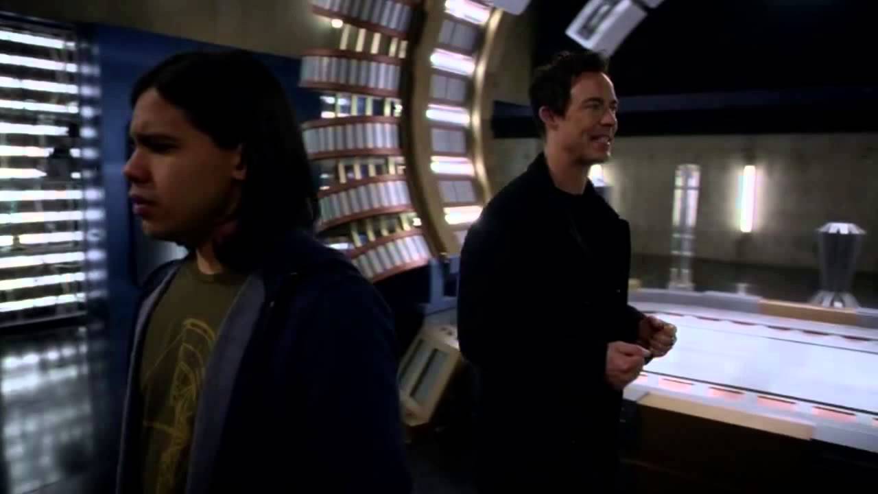 The Flash 1x15 - Harrison Wells Reveals Himself as Eobard Thawne & Kills Cisco [HD]