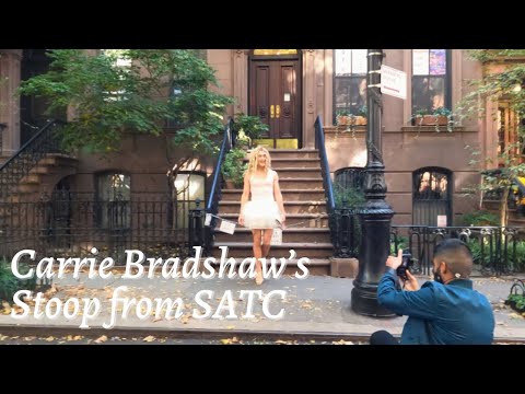 Meet Carrie at ”Carrie Bradshaw’s Stoop” from Sex and the City