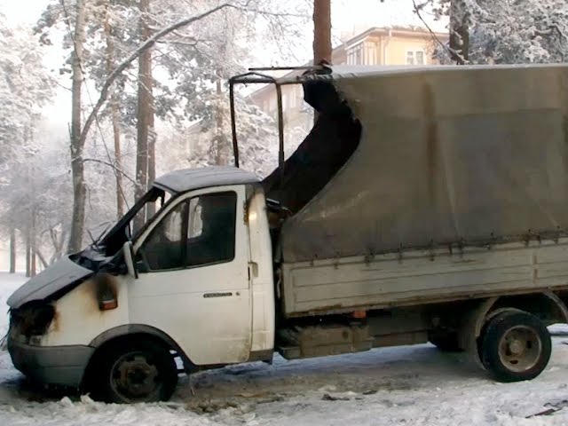 Морозы ударили по домам и автомобилям