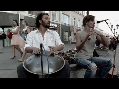 Magical Handpan Music and Flute - street Performance in Moscow
