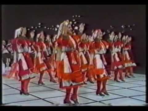 "Mariovska Tresenica"  Macedonian Folk Dance