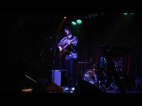 Joshua Ziggy - Comfortably insecure (live at The Finsbury)