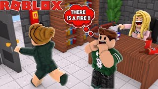 Manager Pizza Place Roblox Video Smotret - pranking the manager with jelly roblox work in a pizza place