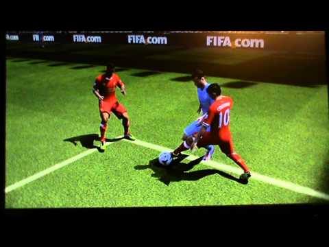 cum fura arbitri la FIFA 14