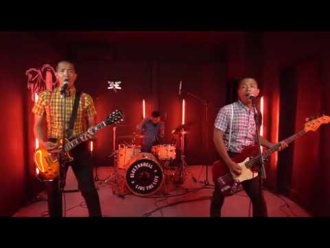 The Boldness - Skinhead Down The Pub Live Music Video