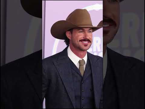 Riley Green stuns at the 2026 American Music Awards in a cowboy look