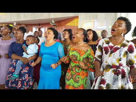 Mt. Kizito Makuburi - Tena (Live Performance)