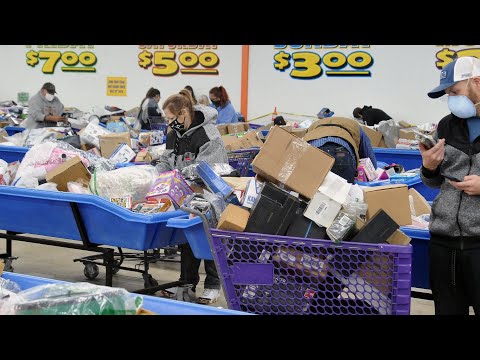 I WENT TO BLACK FRIDAY DAILY DEALS STORE! (INSANE DEALS!)