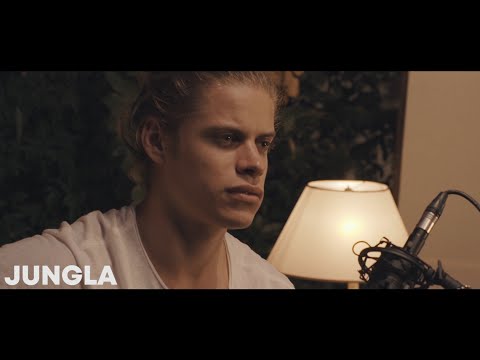 Santiago Saez · "Bellyache" (Billie Eilish Cover) · Backyard Session