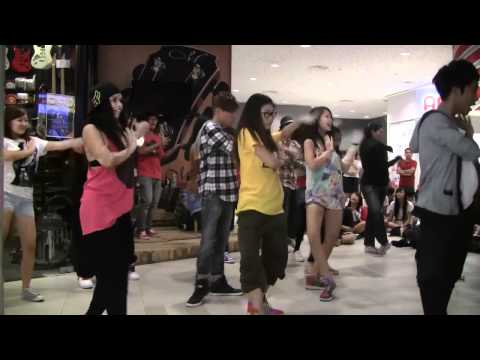 120330 KPOP Dance Off Vol 18 - SNSD: Tell Me Your Wish (Genie)