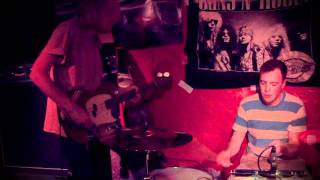 Male Bonding - Can&#39;t Dream (LIVE VIDEO)