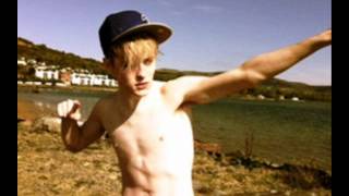 Jedward - A girl Like You (Young Love) Full