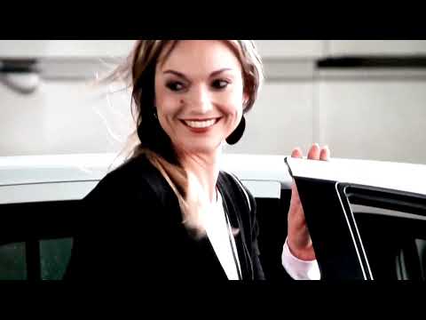 Leon Schuster Traffic Stop Woman Gets Mad And Hit Him.