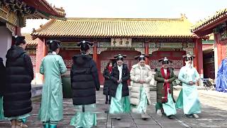 Download lagu 拍一年才杀青？如懿剧组太拼了，拍了一整年春夏秋冬，只为一个“真”字！#大陆剧 #大陆古装剧 #爱情 mp3