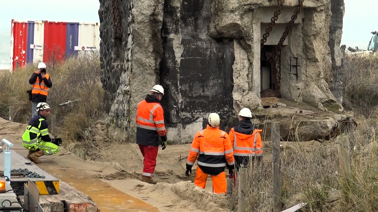 VIDEO: Historische bunker Scheveningen verplaatst naar vaste plek