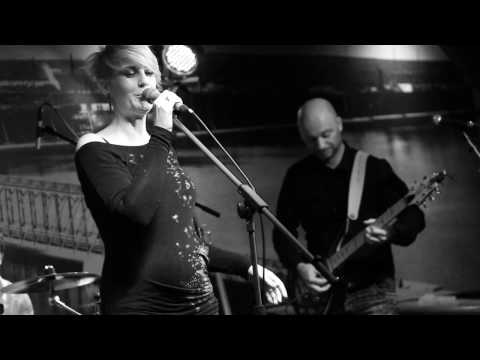 IRENA GIORGI & BABY UNIVERSE QUARTET - ZAR SE NOĆAS LJUTIŠ (LIVE)