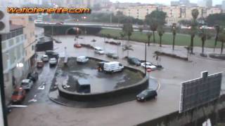 preview picture of video 'Riada en Santa Cruz de Tenerife, lluvias 1 de Febrero del 2010'