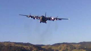 preview picture of video 'C-130 Extremely low fly over. Whangarei airport'