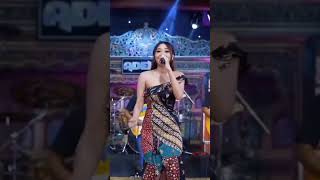 Download lagu RUNTAH - Difarina Adella - OM ADELLA mp3