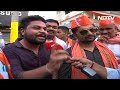 PM Modi के रोड शो में शामिल समर्थकों में दिखा गज़ब का उत्साह #Varanasi - Video