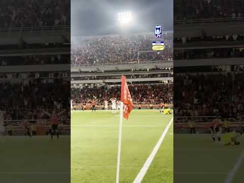 "Gol de Independiente y EXPLOTA la hinchada roja. Por favor... Así se grita un gol..." Barra: La Barra del Rojo &bull; Club: Independiente &bull; País: Argentina